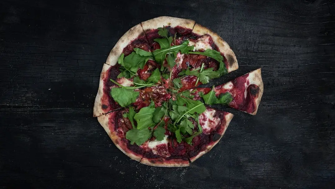 Världens godaste pizzasallad - här är receptet illustration